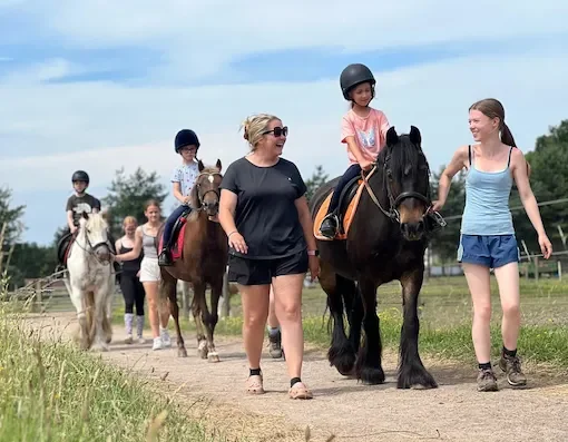 children horse riding lessons